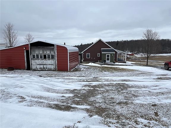 4th image of 323 Cooper Hill Rd