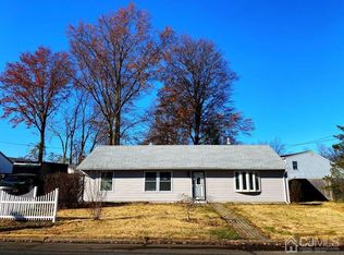 39 Crescent Rd, Edison, NJ 08817