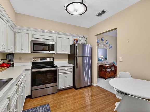 4th image of 701 Poinsettia Rd APT 308