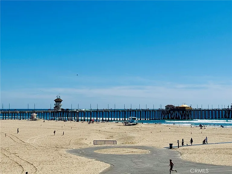 711 Pacific Coast Hwy #206 — Photo 32