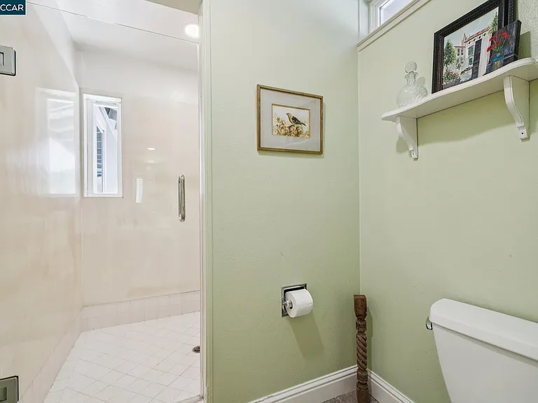 1933 Joseph Dr — Photo 75