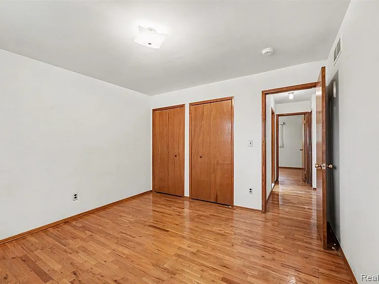35656 Saxony Dr — Photo 22