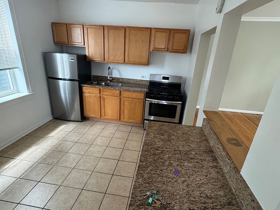 Kitchen - brand new fridge
