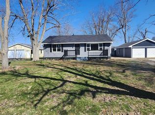 6848 Lake Service Rd, Rochester, IL 62563