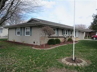 2409 Southwood Dr photo 1