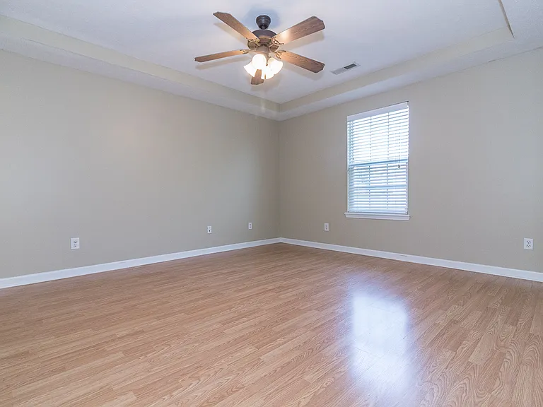212 Applewood Ln — Photo 15