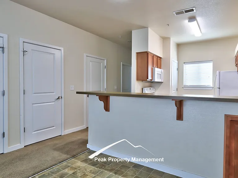 423 1st Ave N #108 — Photo 5