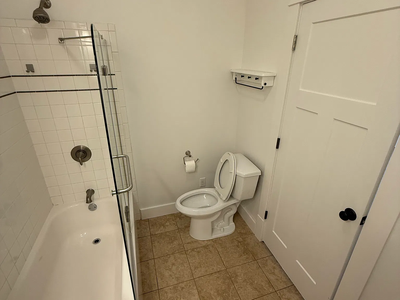 3 bed, 1250 sqft, $4,000 — Photo 4