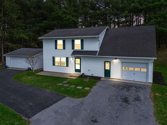 2nd image of 140 Budd Rd