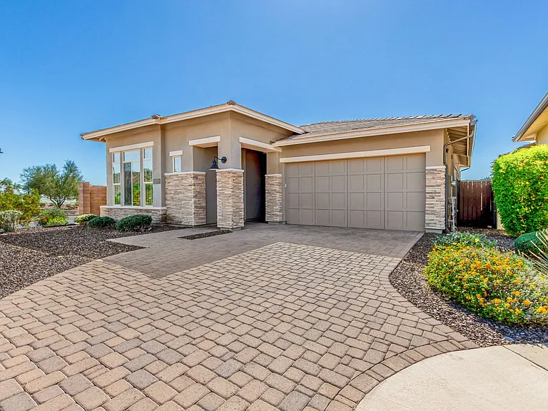 11905 W Creosote Dr — Photo 3