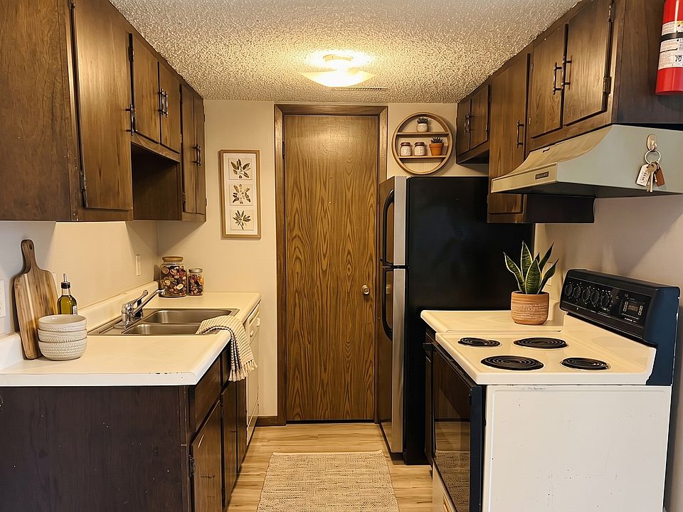 2nd image of 1211 Langley Rd APT 2
