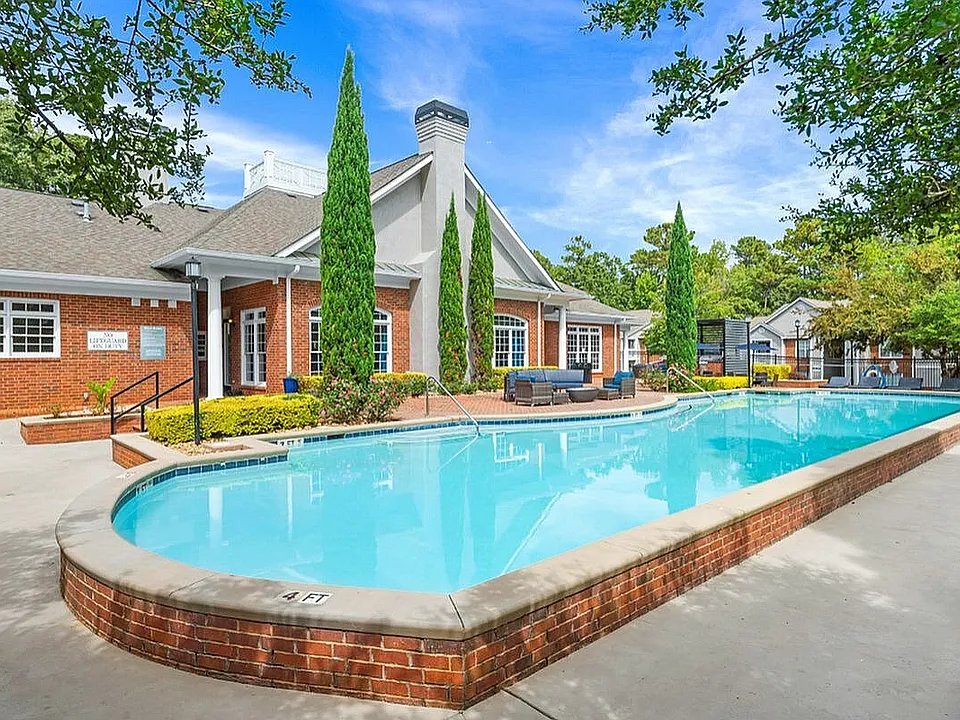 Perks and Amenities at Retreat at Peachtree City Apartments