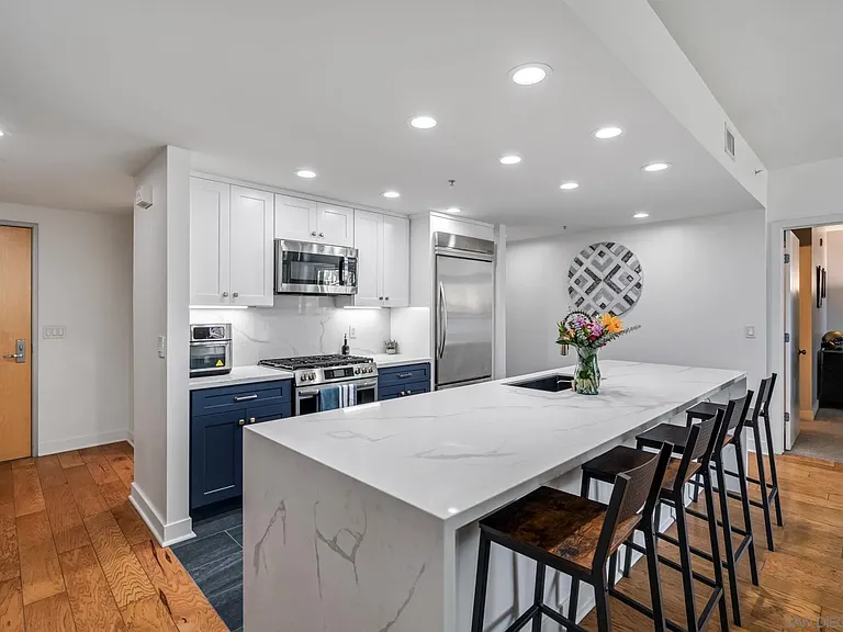 3812 Park Blvd #207 — Photo 5