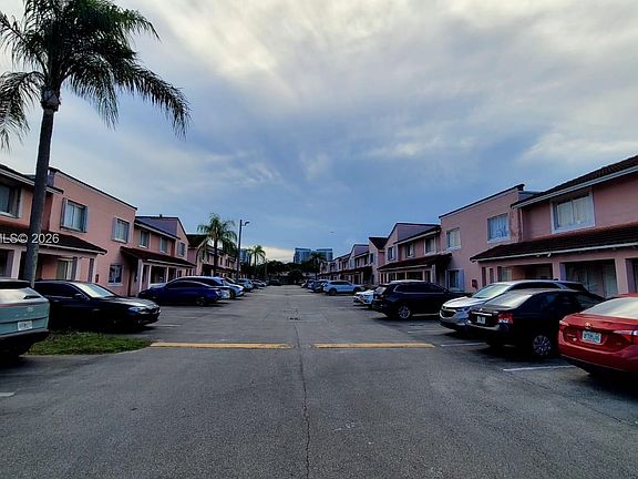 4th image of 8017 Lake Dr APT 103