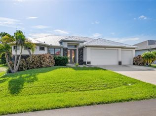 150 Tournament Rd, Rotonda West, FL 33947