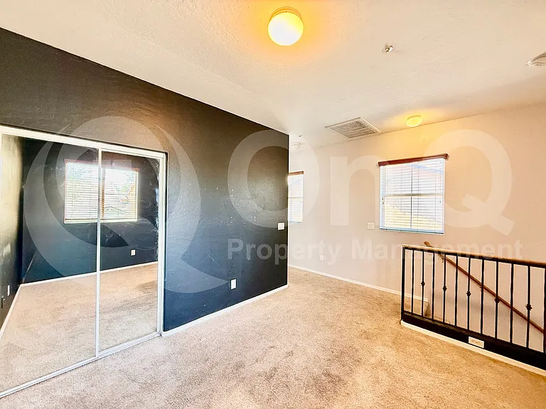 165 W Tremaine Ct — Photo 9