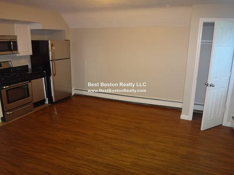120 Charles St #2 — Photo 10