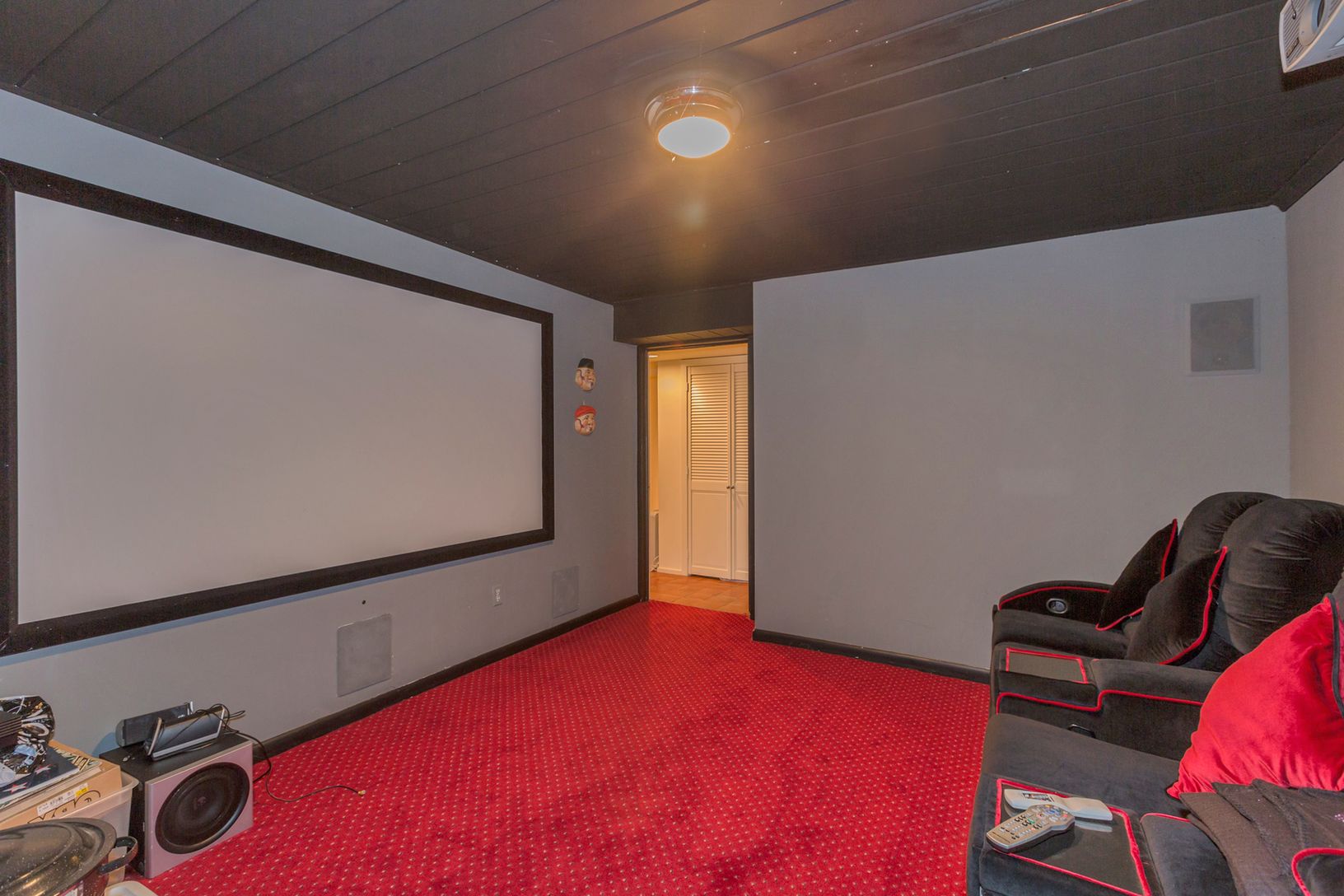  MEDIA ROOM
