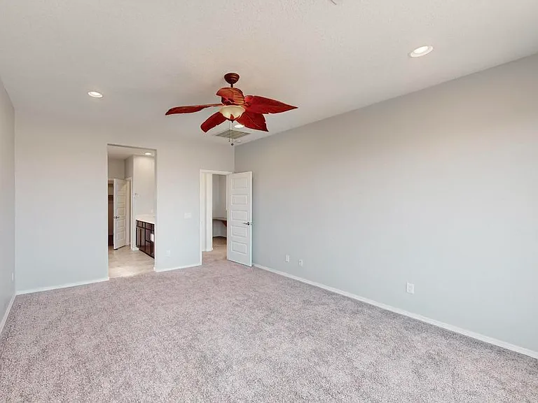 6405 Kings Canyon Cv NE — Photo 27
