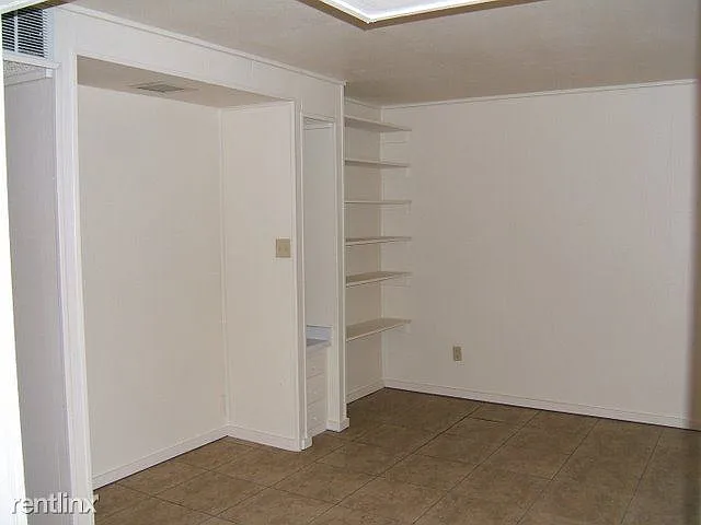 1002 N Hemlock St — Photo 97