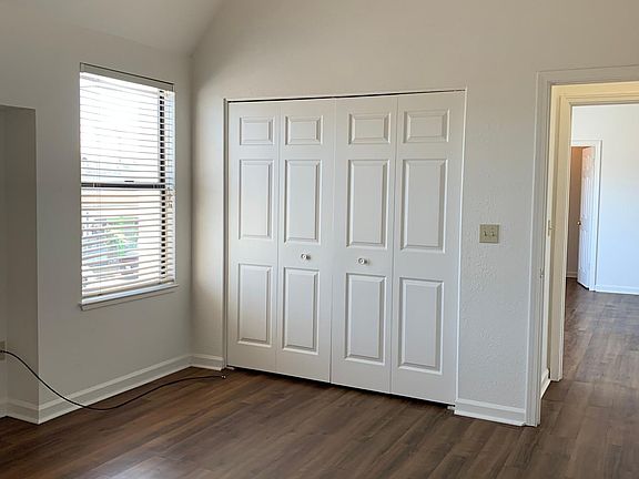 2nd image of 555 Broadway Ave APT 02