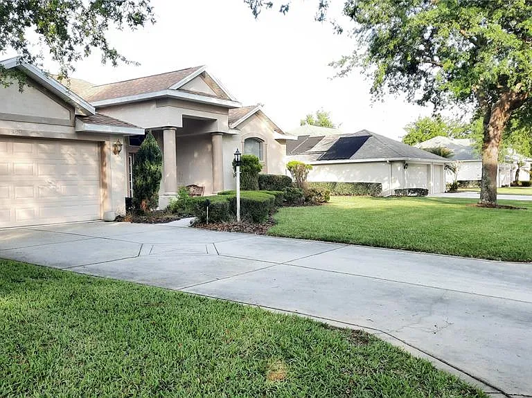 1315 Elli Cir — Photo 36