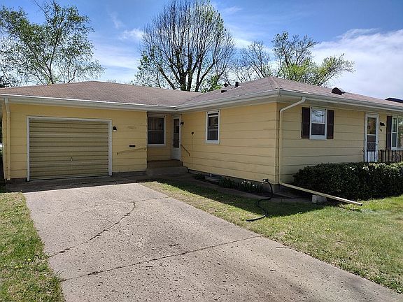 End-to-end double garage 