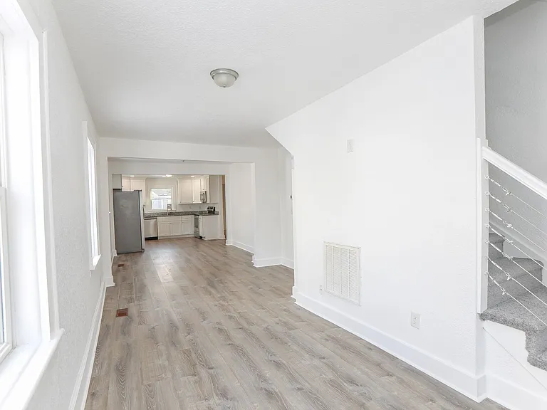 1609 Richmond Ave — Photo 2