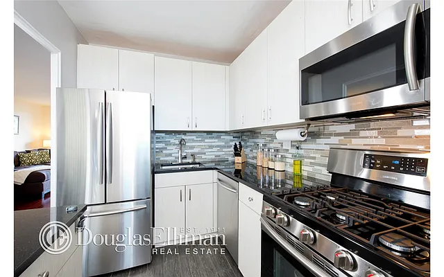 Sold by Douglas Elliman | media 18