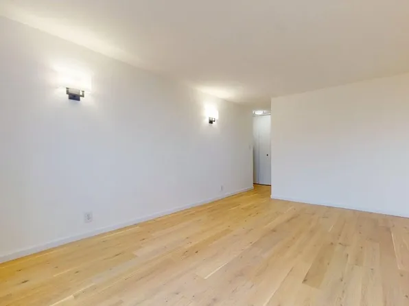 118-17 Union Turnpike image 23 of 49