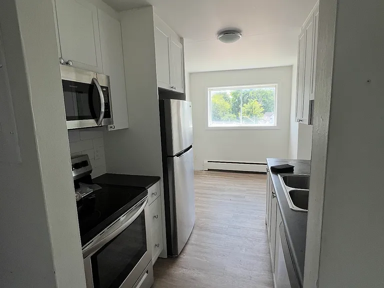 784 Hughson St #15 — Photo 4