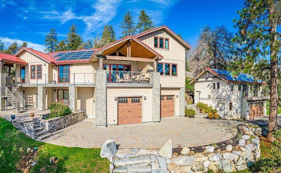 1st image of 300 Robie Dr