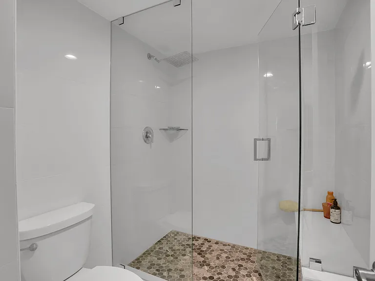 1149 Hillsboro Mile #1 — Photo 17