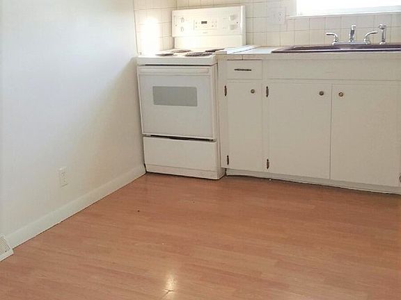 3rd image of 5159 Farrow Ave