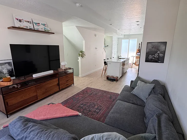 1146 S Redwood Rd — Photo 2