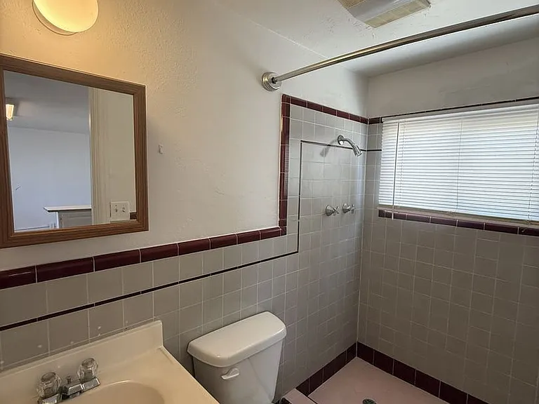 695 S Ash St — Photo 7
