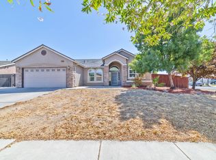 102 N Fairbanks Ave, Sanger, CA 93657