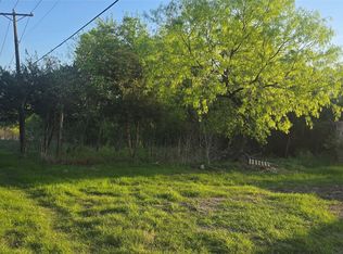 617 SE 4th St, Grand Prairie, TX 75051