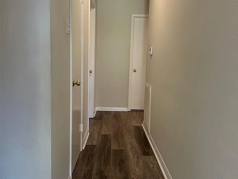 5515 Darnell St — Photo 13