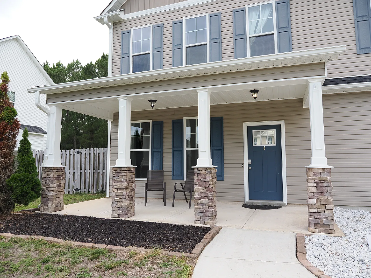 4 bed, 2.5 bath, 1706 sqft, $2,500 — Photo 2