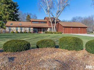 312 Country Club Rd, Jacksonville, IL 62650