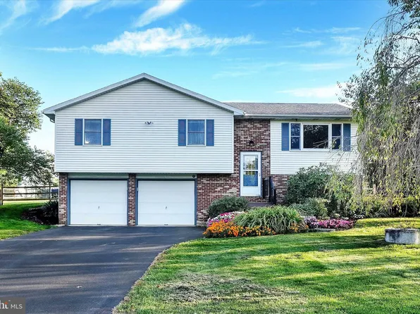 7 Dogwood Rd, Mohrsville, PA 19541