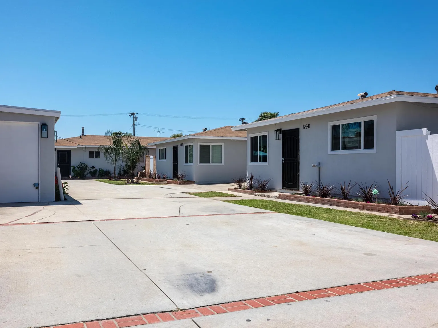 2 bed, $2,495 — Photo 3