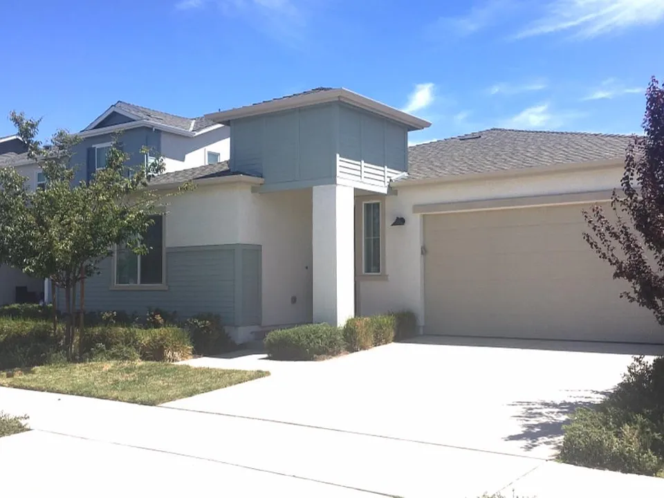 18480 Merritt Dr