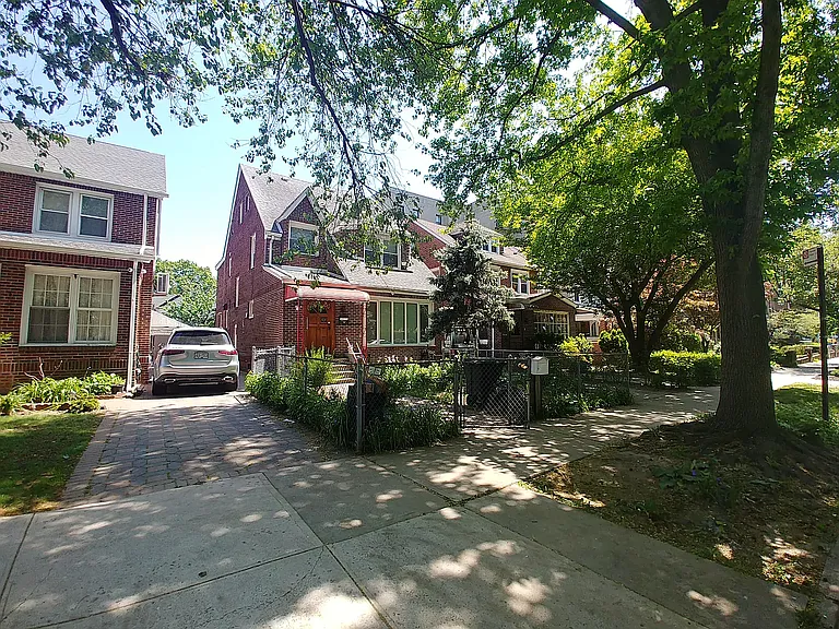 109-30 Park Ln S #1 — Photo 48