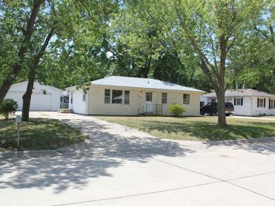 709 Tuttle St, Manhattan, KS, 66502