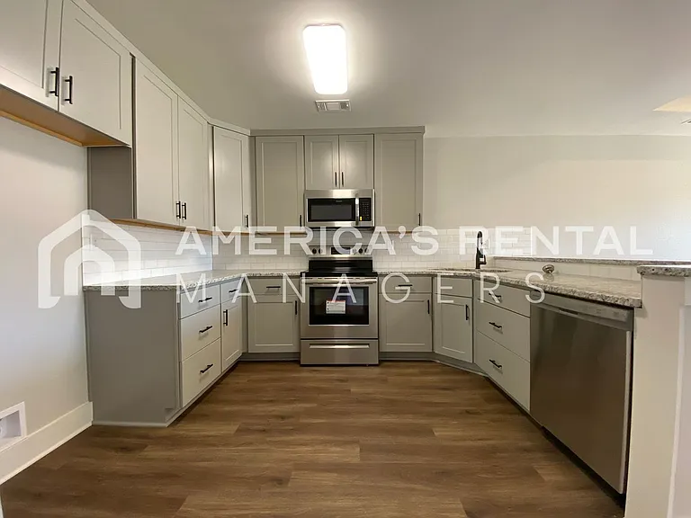 6228 Burbank Crossing Loop — Photo 7