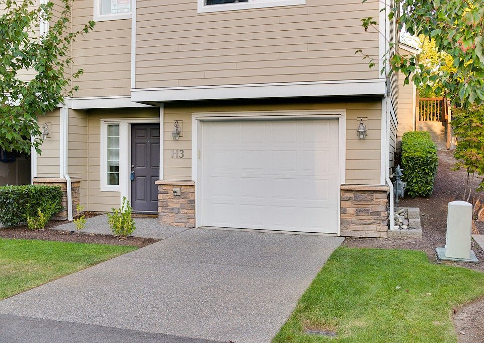 1st image of 4118 148th St SW APT H3