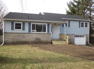 241 N Sunset St, Plainwell, MI 49080