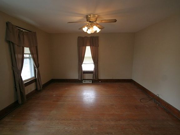 3rd image of 1421 Vine St